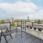 Beautiful Two-Storey Three-Bedroom Apartment By Noclegi Renters
