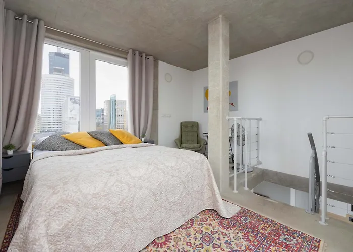 Beautiful Two-Storey Three-Bedroom Apartment By Noclegi Renters