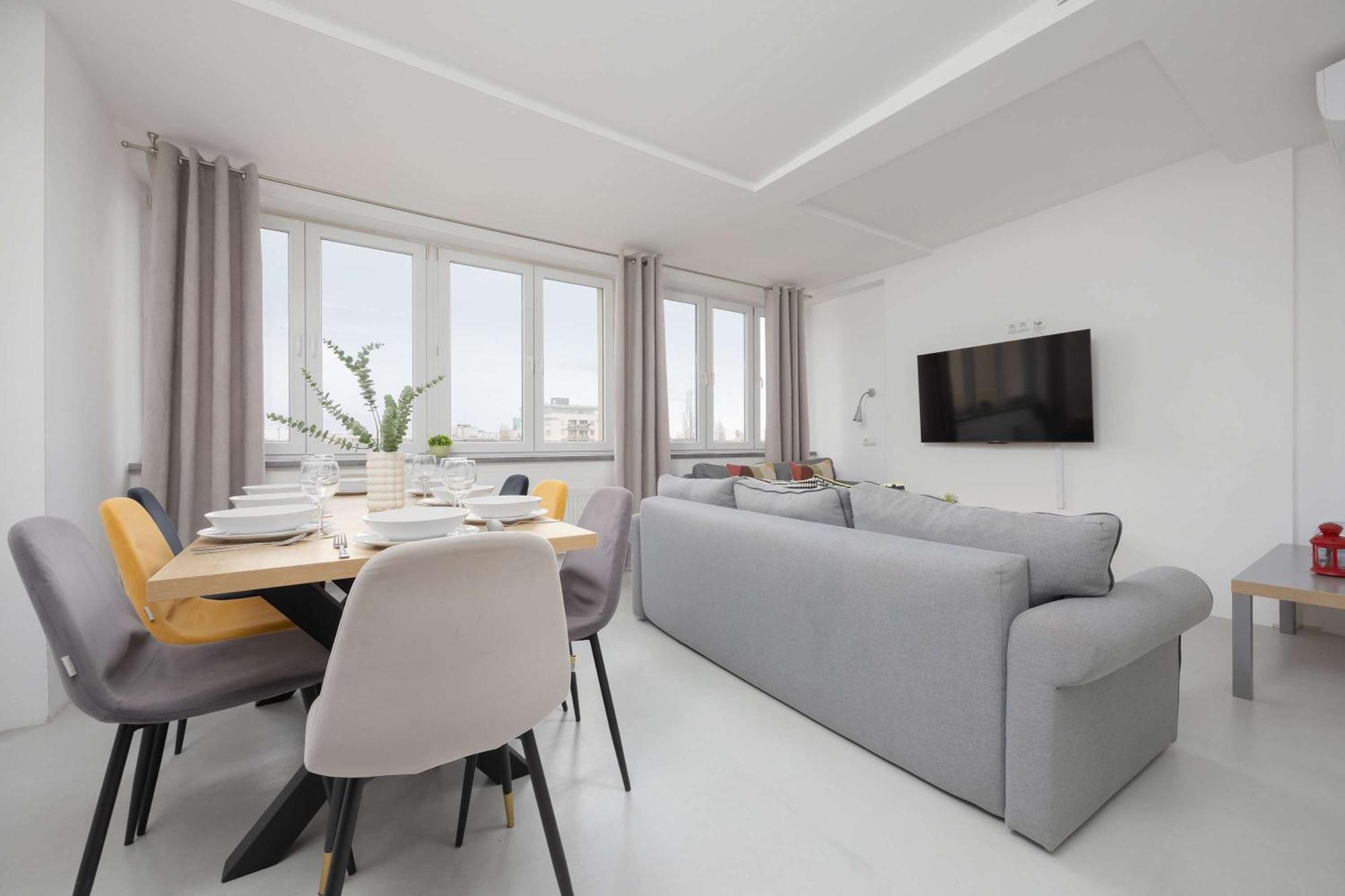 Beautiful Two-storey Three-bedroom By Renters Apartament