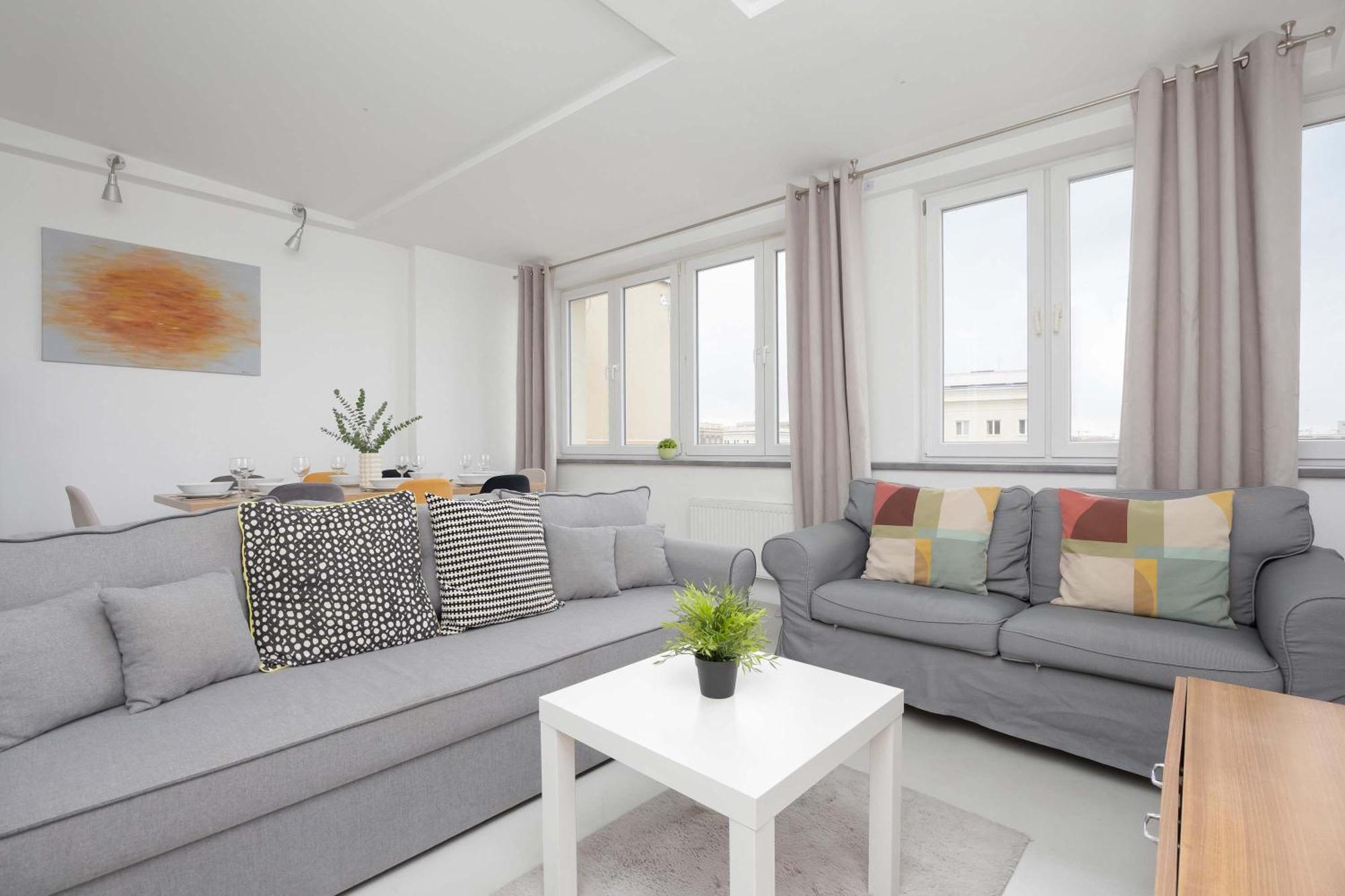 Beautiful Two-storey Three-bedroom By Renters Warszawa